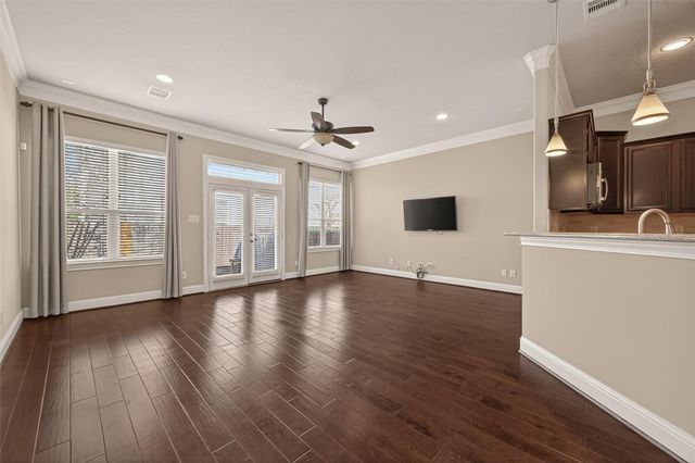 5708 Petty St B, Houston, TX 77008