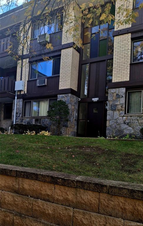 250 North Main Street F20, Spring Valley, NY 10977