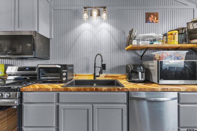 7793 US-80, Hawkins, TX 75765