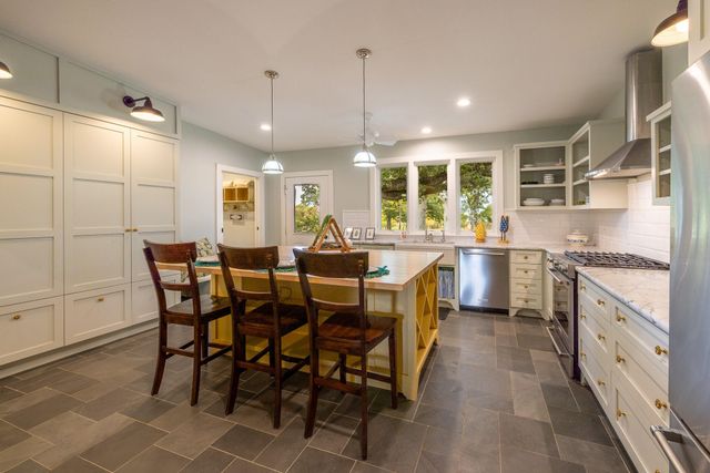 3100 Trails End Lane, Brenham, TX 77833