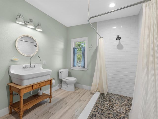 3100 Trails End Lane, Brenham, TX 77833