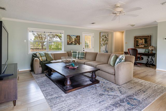 3100 Trails End Lane, Brenham, TX 77833