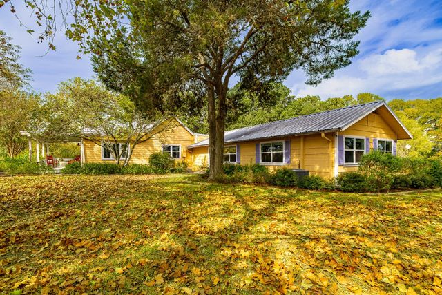 3100 Trails End Lane, Brenham, TX 77833
