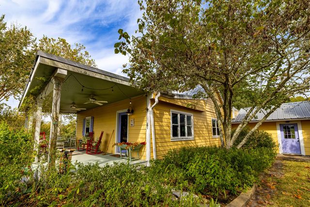 3100 Trails End Lane, Brenham, TX 77833