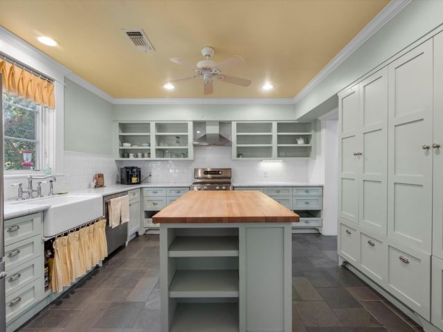 3100 Trails End Lane, Brenham, TX 77833