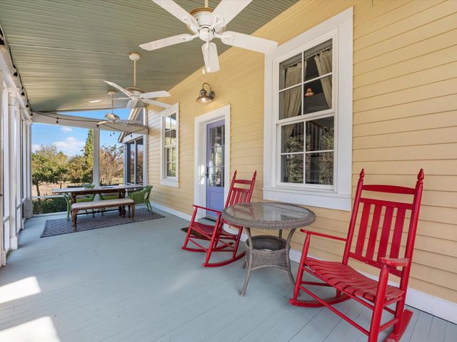 3100 Trails End Lane, Brenham, TX 77833