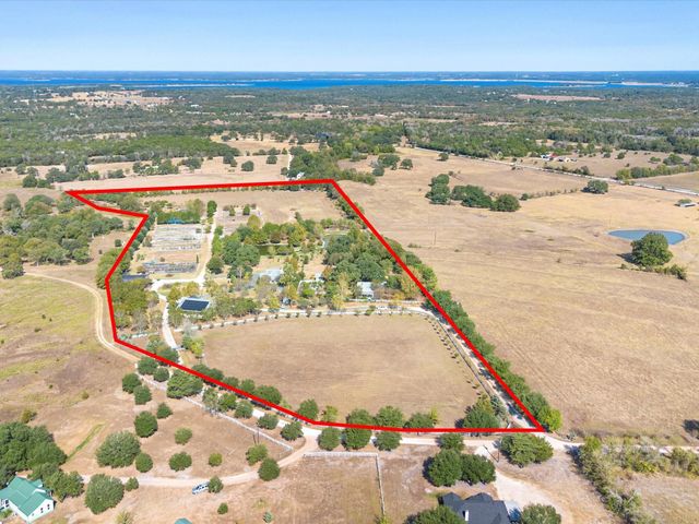 3100 Trails End Lane, Brenham, TX 77833