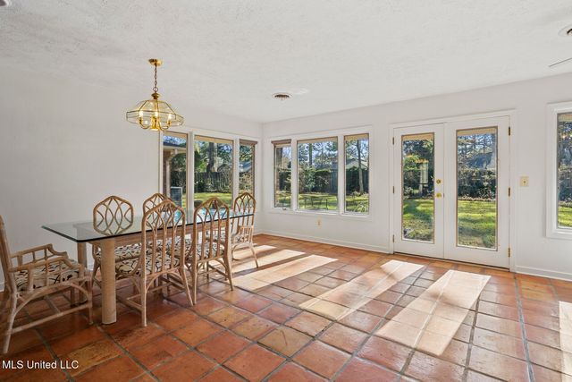 5347 Reddoch Drive, Jackson, MS 39211