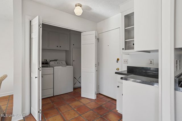 5347 Reddoch Drive, Jackson, MS 39211