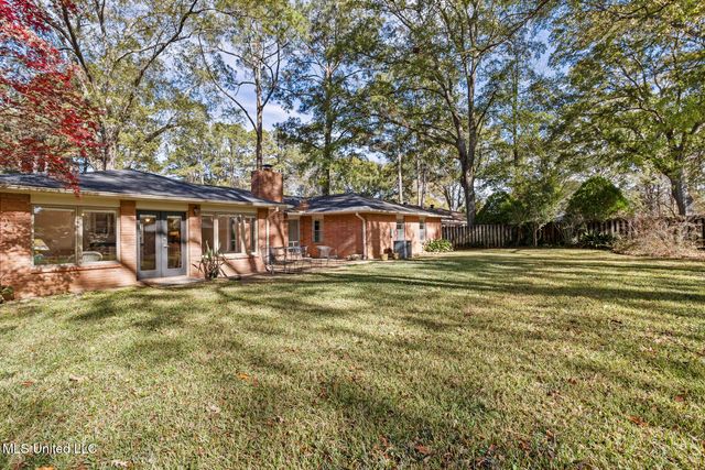 5347 Reddoch Drive, Jackson, MS 39211