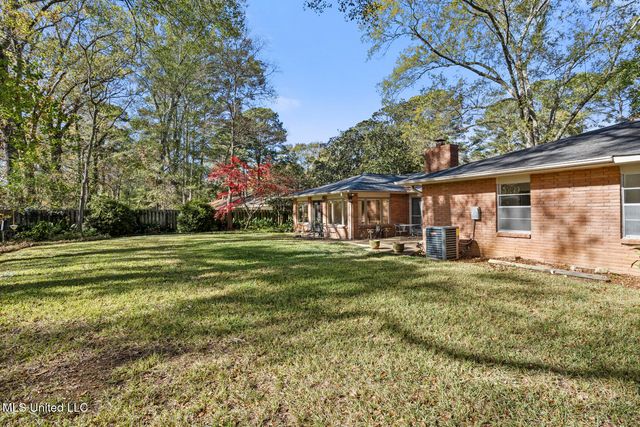 5347 Reddoch Drive, Jackson, MS 39211