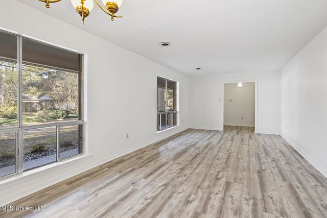 5347 Reddoch Drive, Jackson, MS 39211