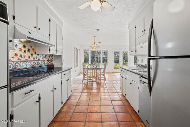 5347 Reddoch Drive, Jackson, MS 39211