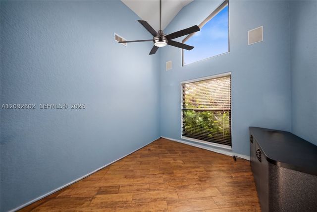 4961 NW 102nd Dr, Coral Springs, FL 33076