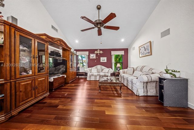 4961 NW 102nd Dr, Coral Springs, FL 33076