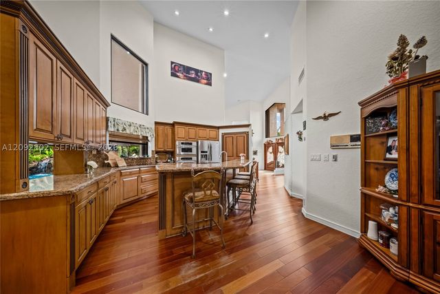4961 NW 102nd Dr, Coral Springs, FL 33076