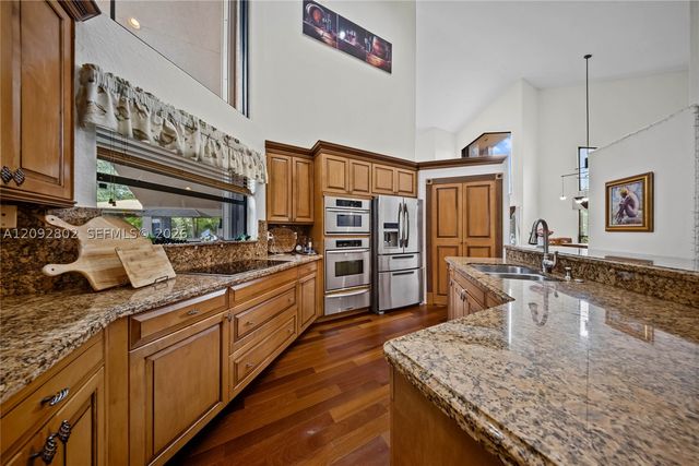 4961 NW 102nd Dr, Coral Springs, FL 33076