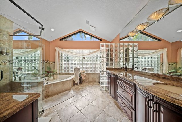 4961 NW 102nd Dr, Coral Springs, FL 33076