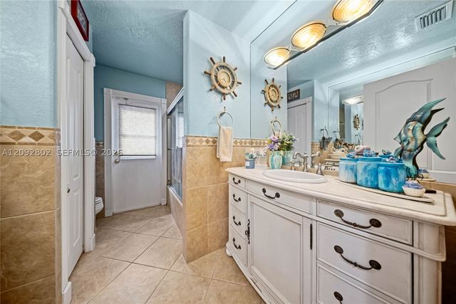 4961 NW 102nd Dr, Coral Springs, FL 33076