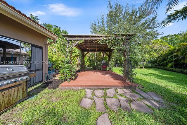4961 NW 102nd Dr, Coral Springs, FL 33076