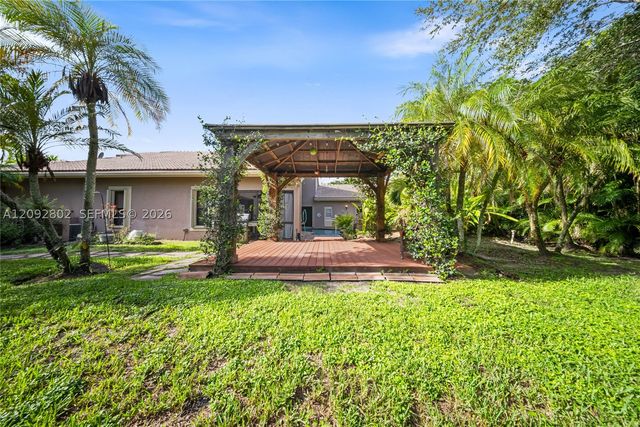 4961 NW 102nd Dr, Coral Springs, FL 33076