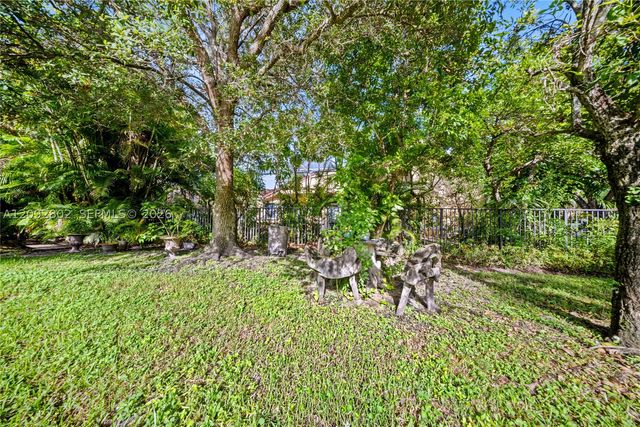 4961 NW 102nd Dr, Coral Springs, FL 33076
