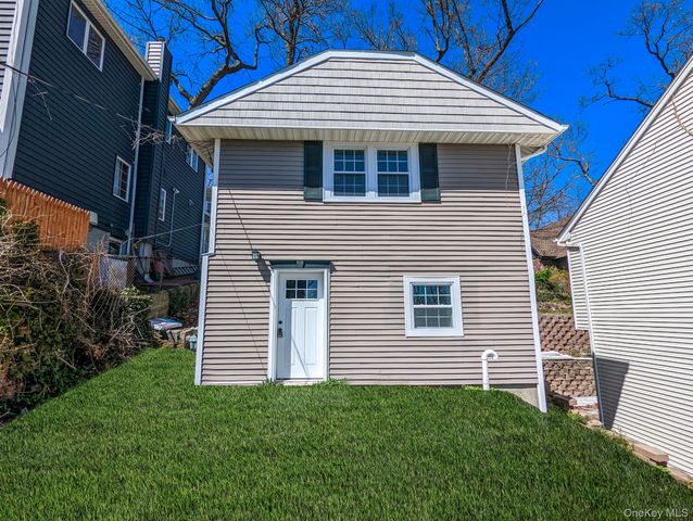 13 Woodland Lane, Huntington, NY 11743