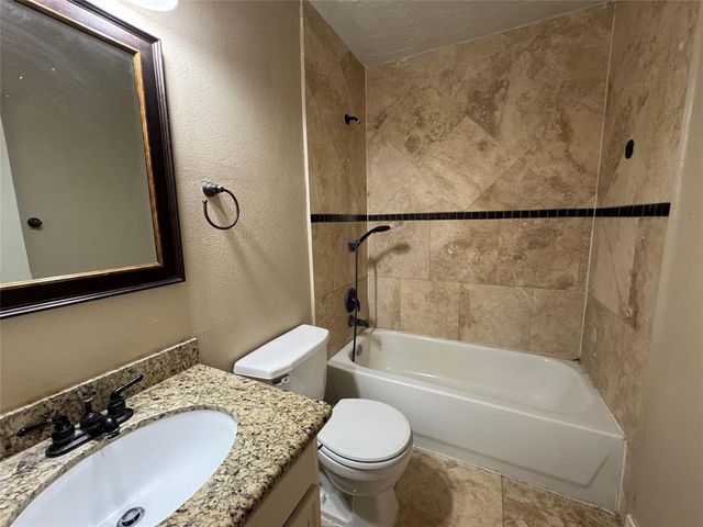 3505 Stonegate Circle, Pearland, TX 77584