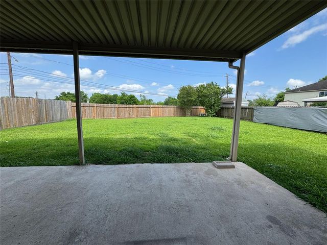 3505 Stonegate Circle, Pearland, TX 77584