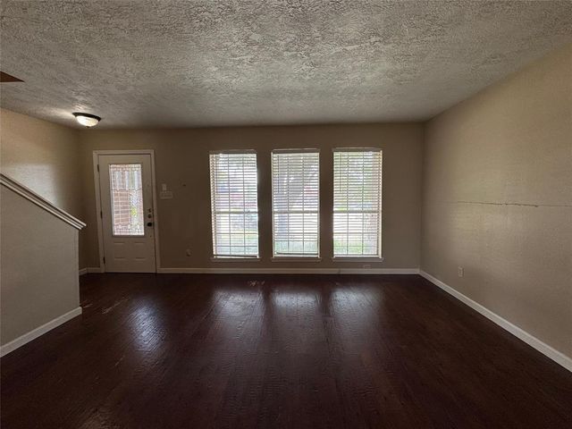 3505 Stonegate Circle, Pearland, TX 77584