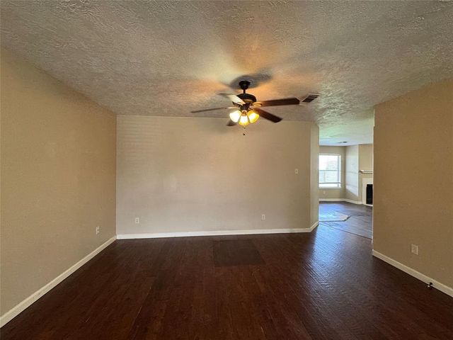 3505 Stonegate Circle, Pearland, TX 77584