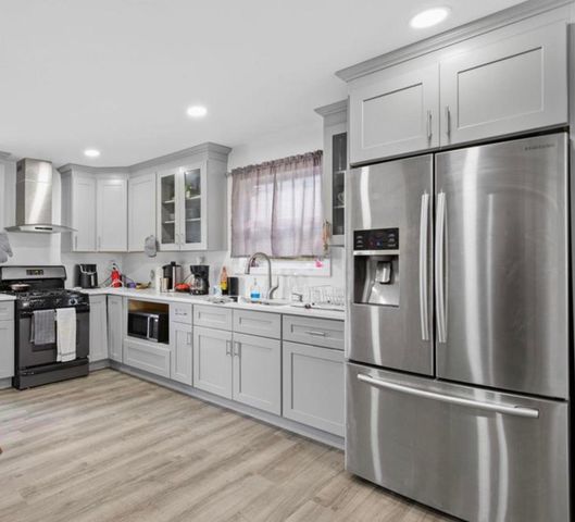 227 Laval Street, Manchester, NH 03102