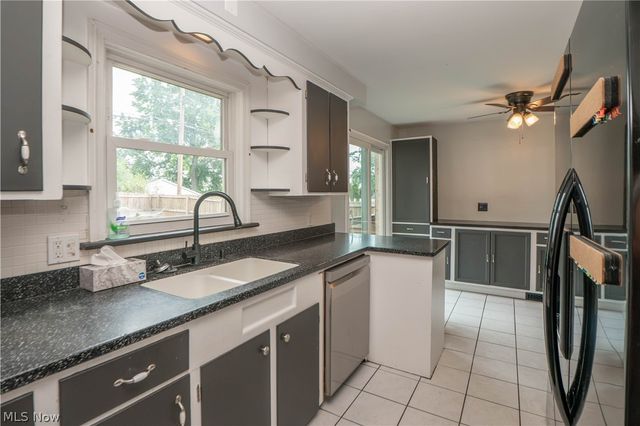 1209 Spangler Road NE, Canton, OH 44714