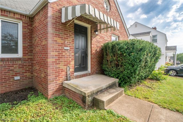 1209 Spangler Road NE, Canton, OH 44714