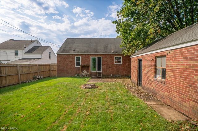 1209 Spangler Road NE, Canton, OH 44714
