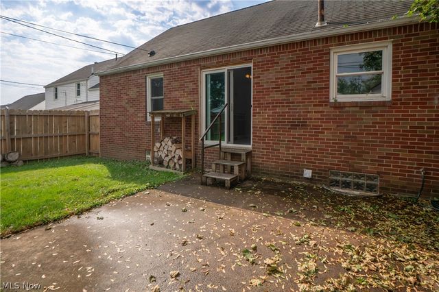 1209 Spangler Road NE, Canton, OH 44714