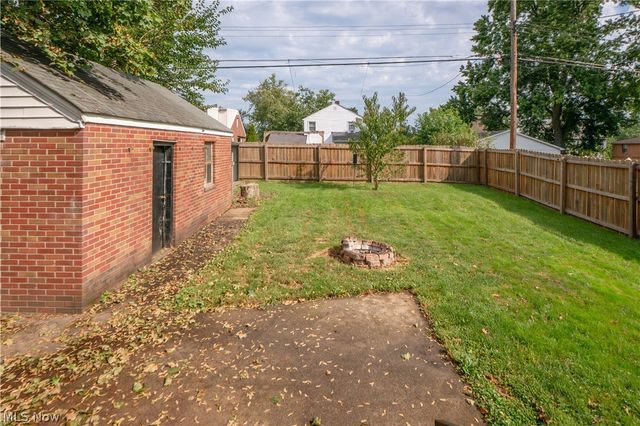 1209 Spangler Road NE, Canton, OH 44714