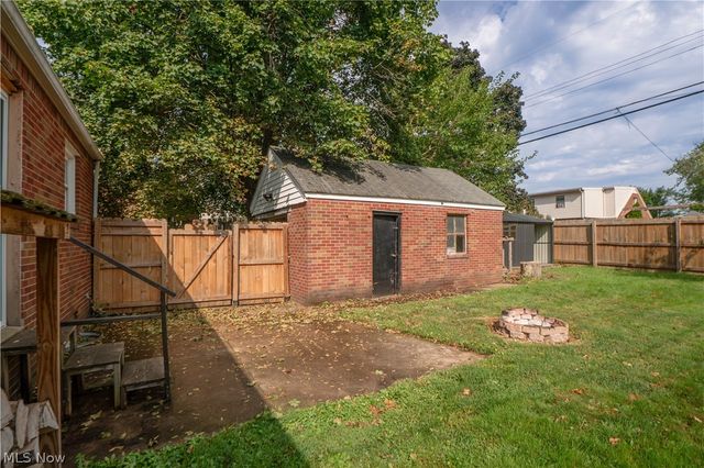 1209 Spangler Road NE, Canton, OH 44714