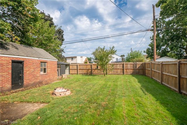 1209 Spangler Road NE, Canton, OH 44714
