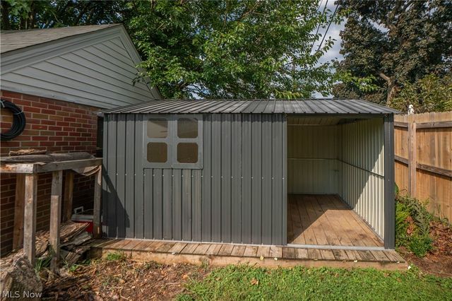1209 Spangler Road NE, Canton, OH 44714
