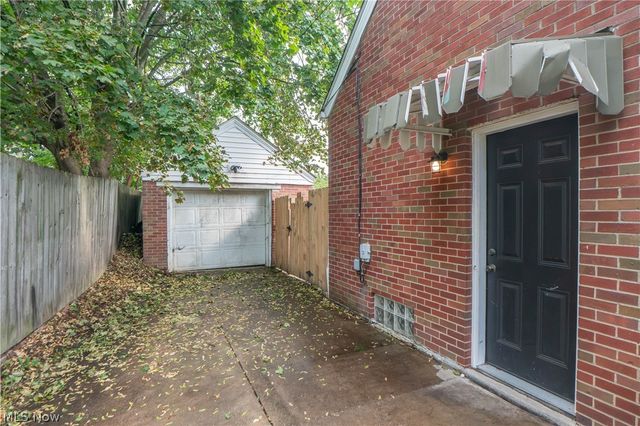 1209 Spangler Road NE, Canton, OH 44714