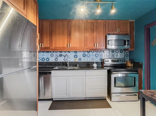 2661 S Course Drive 804, Pompano Beach, FL 33069