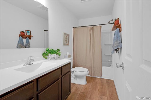 2824 Somerset Street, Lapeer, MI 48446