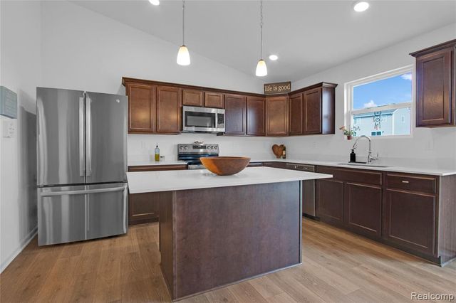 2824 Somerset Street, Lapeer, MI 48446