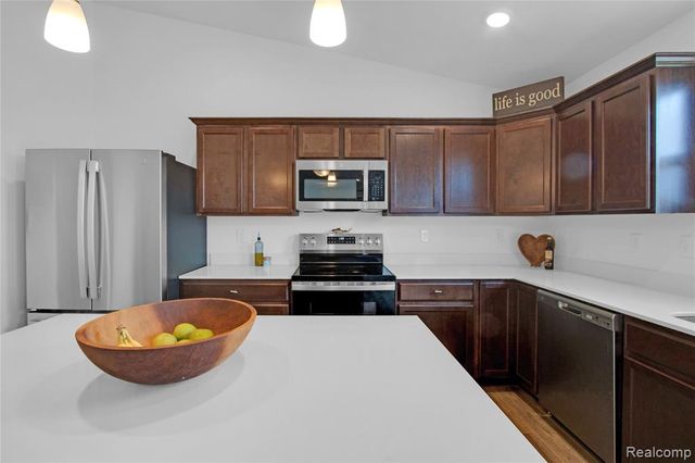 2824 Somerset Street, Lapeer, MI 48446