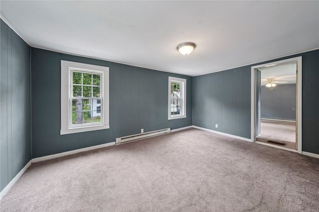 25 Chapel St, Almond, NY 14804