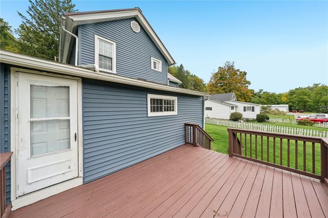 25 Chapel St, Almond, NY 14804