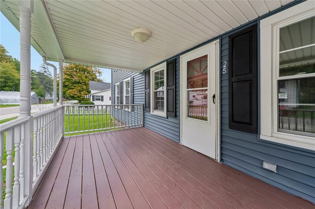 25 Chapel St, Almond, NY 14804