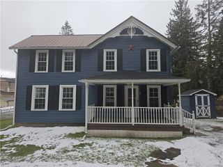 25 Chapel St, Almond, NY 14804
