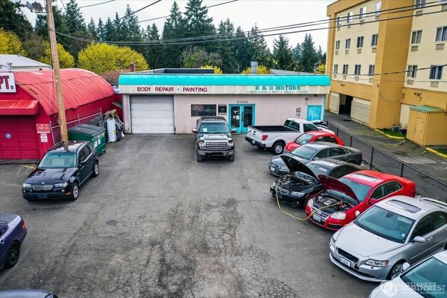 13720 Aurora Avenue N, Seattle, WA 98133